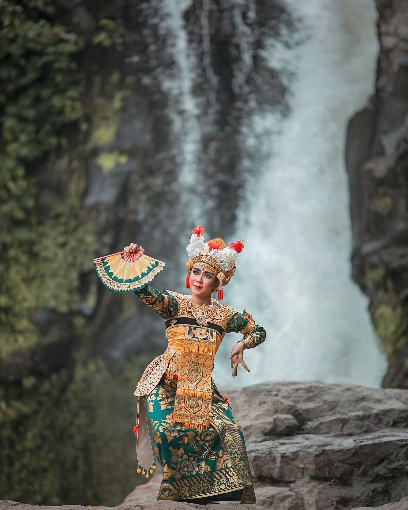 Lingkungan dan komunitas